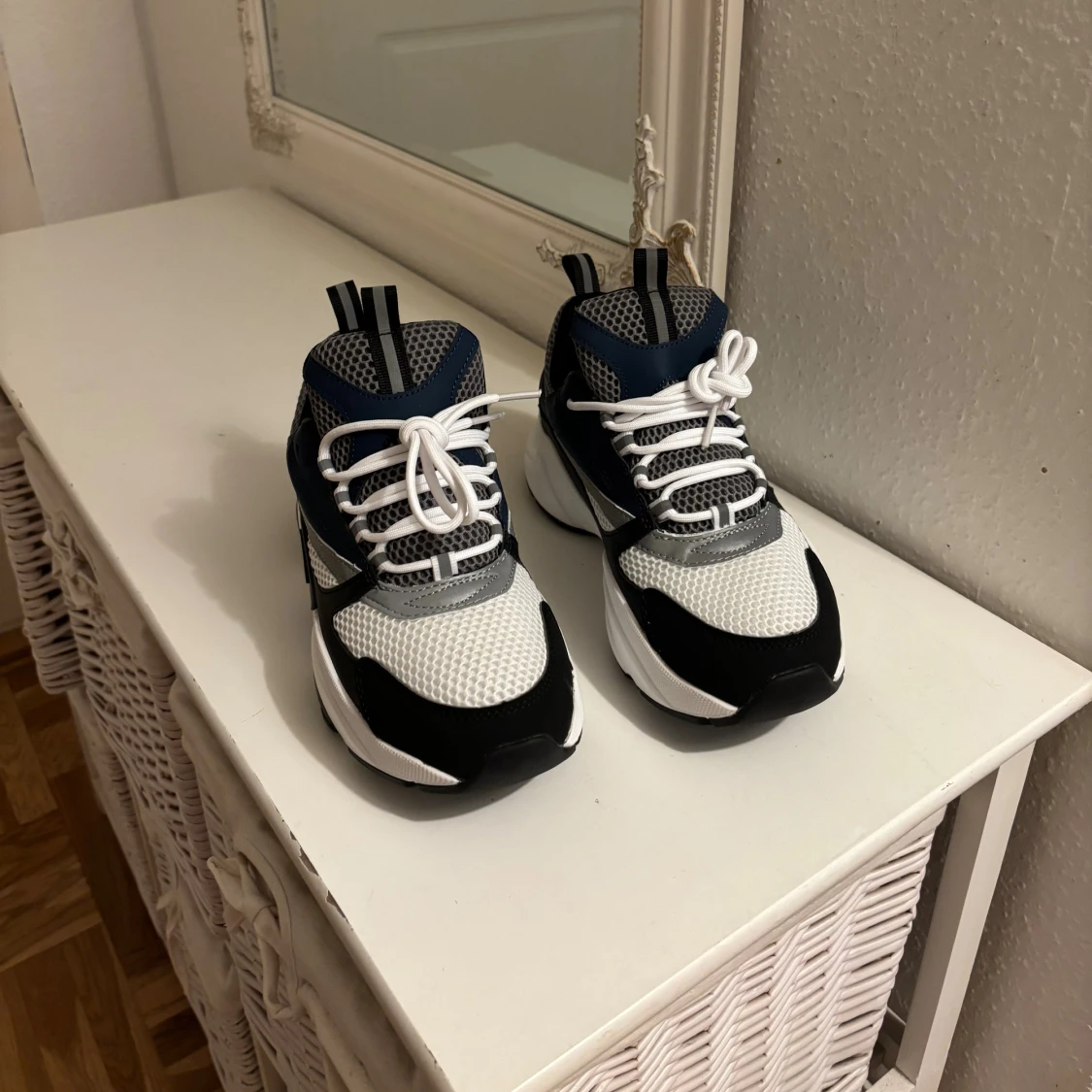 Christian Dior B22 - 1