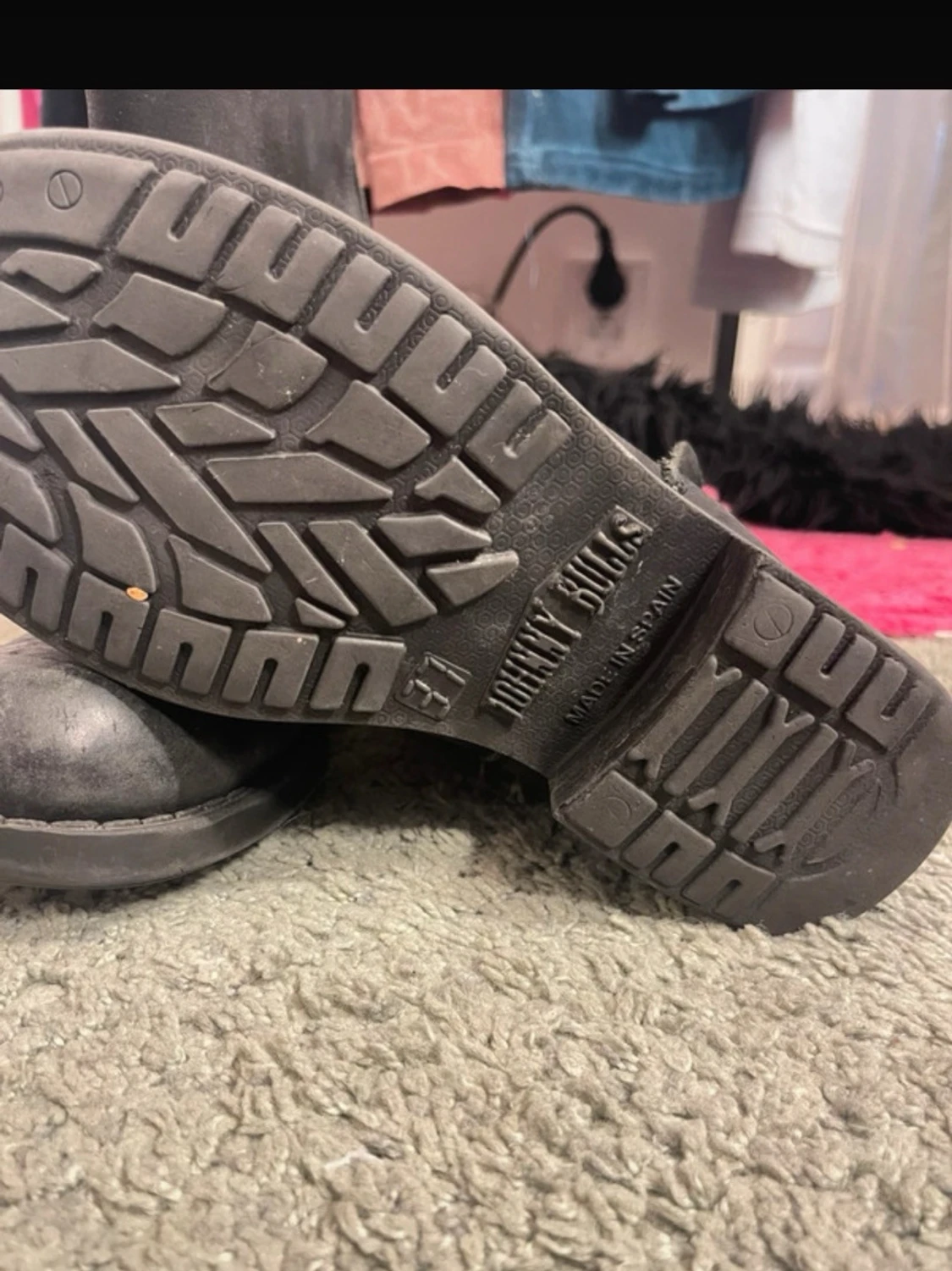 Svarta skinnstövlar med spännen. Johnny Bulls - 1