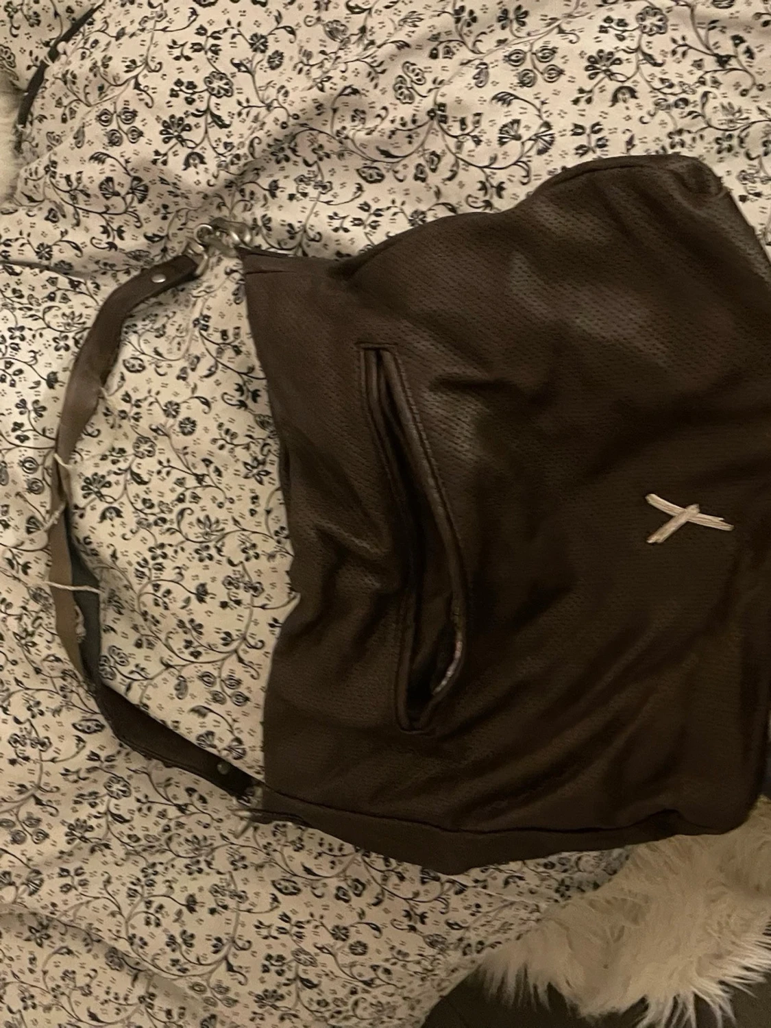 Mörkbrun handväska i skinn