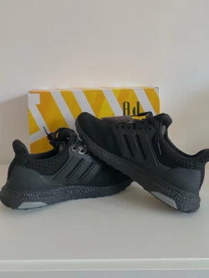 Svarta sportskor - Svarta sportskor väldigt sköna