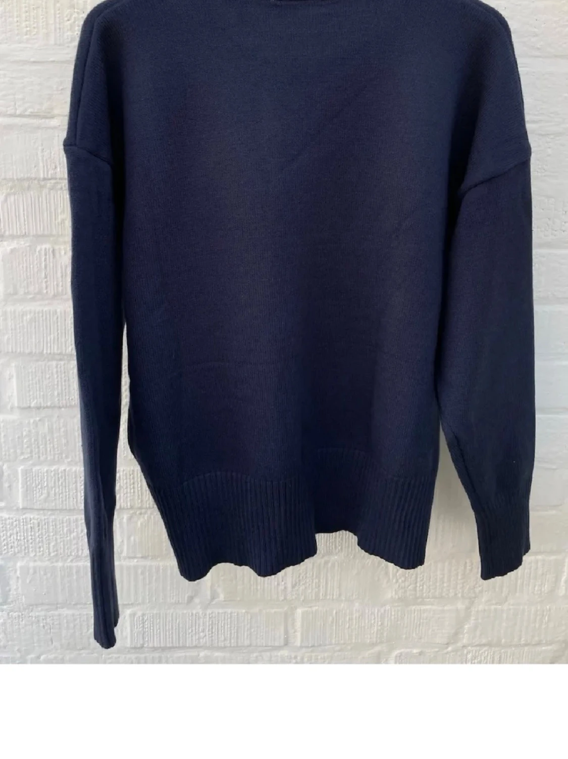 Mörkblå stickad tröja från Ami - 3