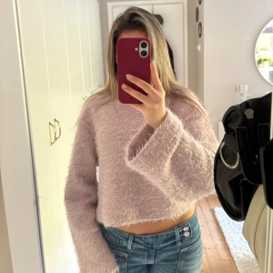 Cool stickad tröja från ZARA storlek S - Cool stickad tröja från ZARA storlek S, i jättebra skick!