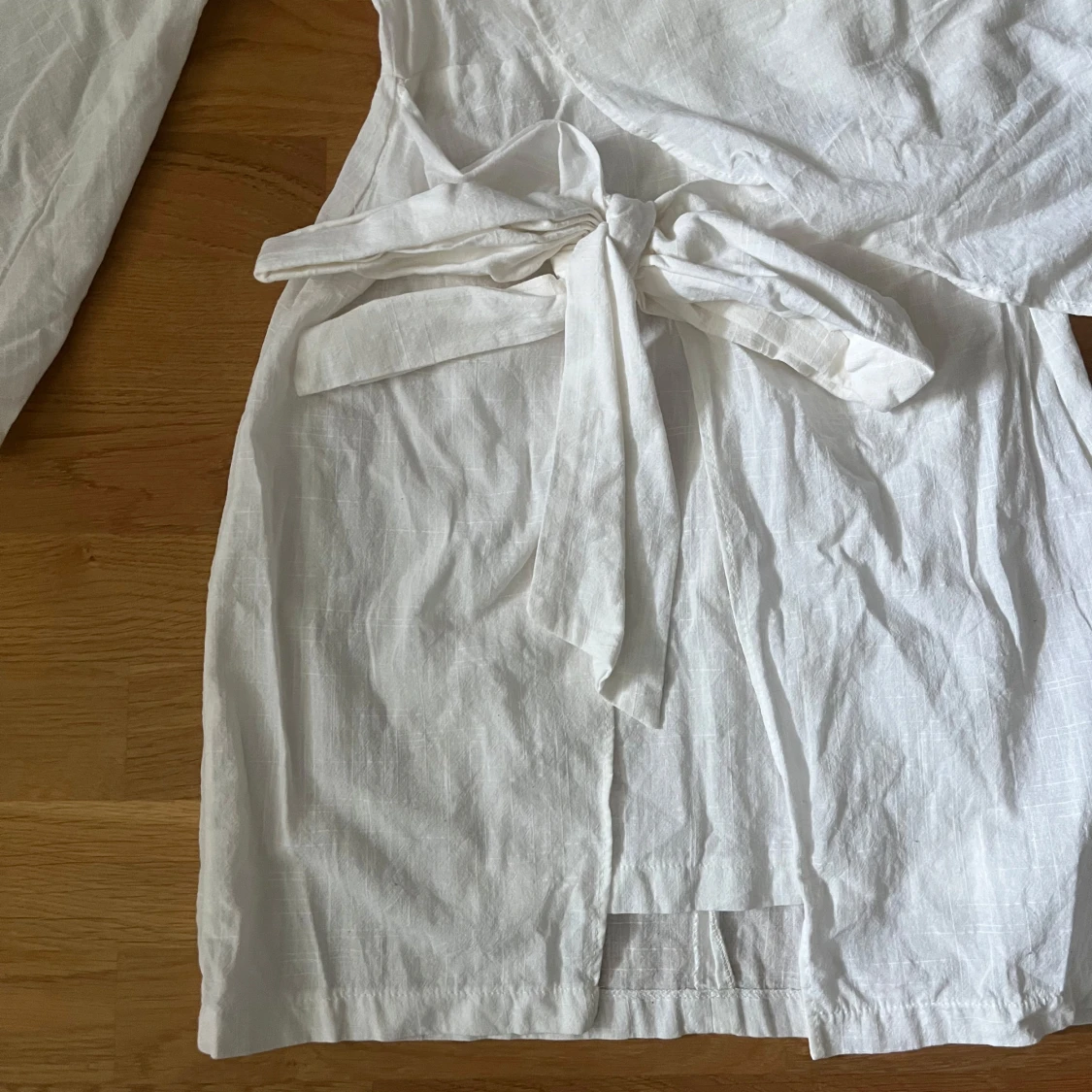 Vit omlottklänning från Trendyol - 3