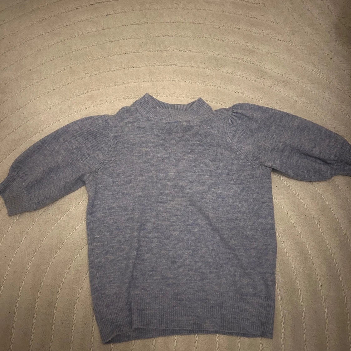 Ljuslila stickad tröja från ONLY