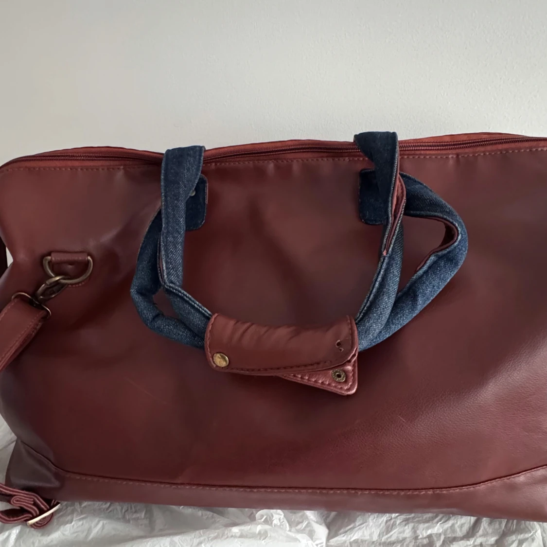 Stor läder weekendbag i skinnimitation - 2