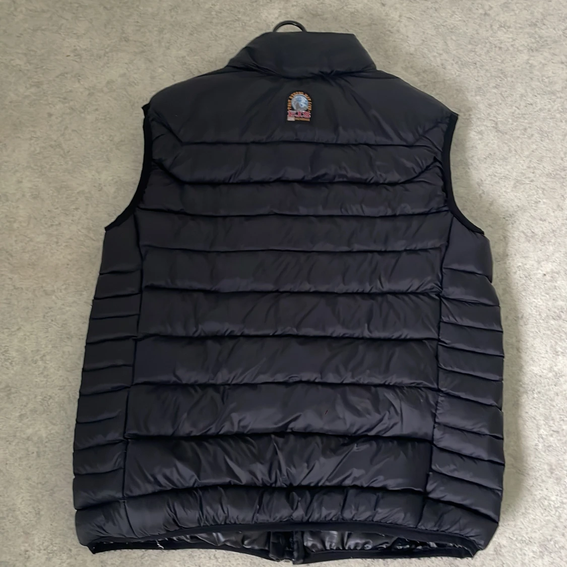 Svart dunväst från Parajumpers M - 1