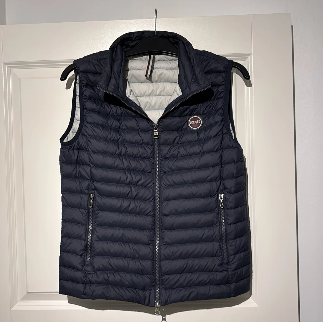 Mörkblå dunväst från Colmar