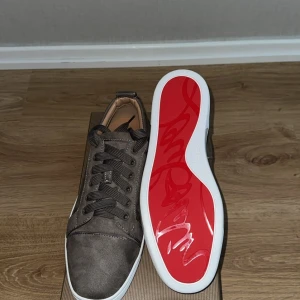 Loubs - Jättefina Loub skor i storlek 43. Fraktas snabbt, pris kan diskuteras.