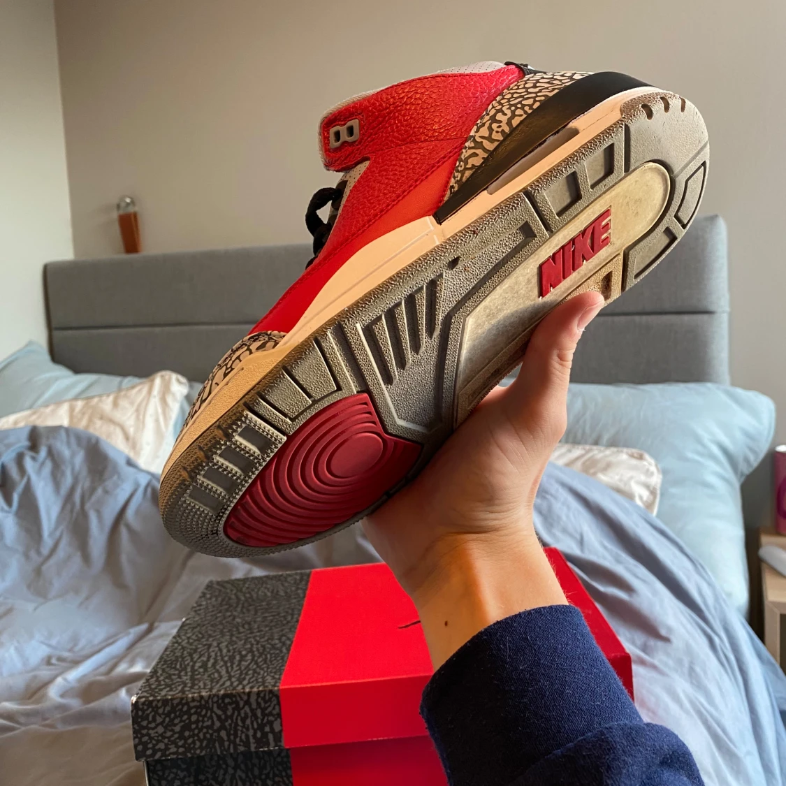 Nike Air Jordan 3  - 2