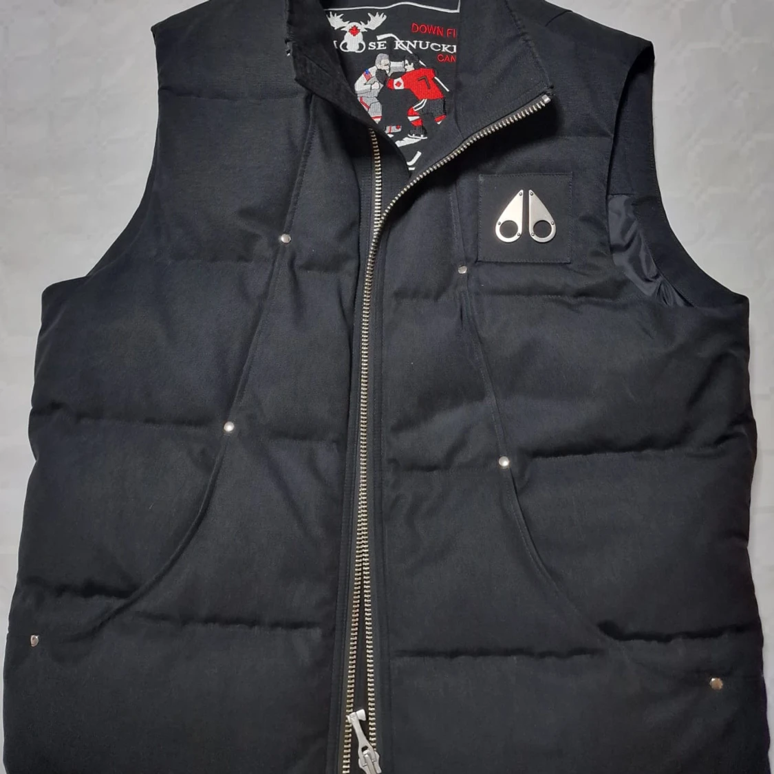 Svart dunväst från Moose Knuckles - 1