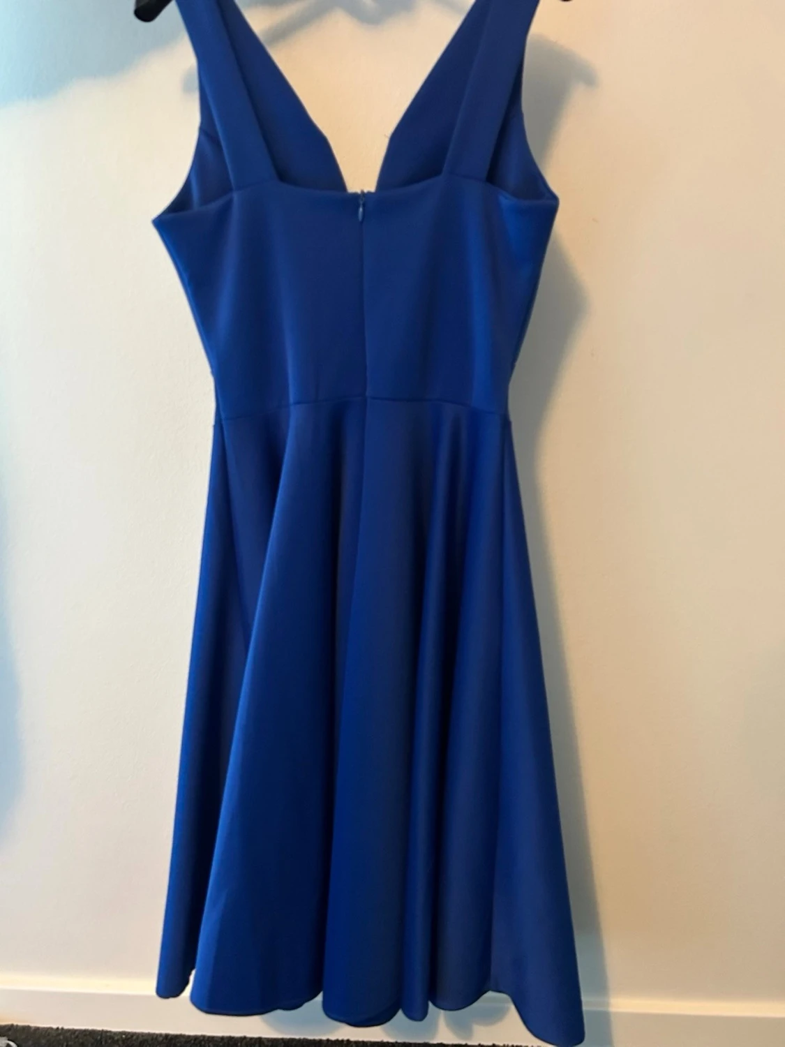 Blå kortklänning med v-ringning - 1