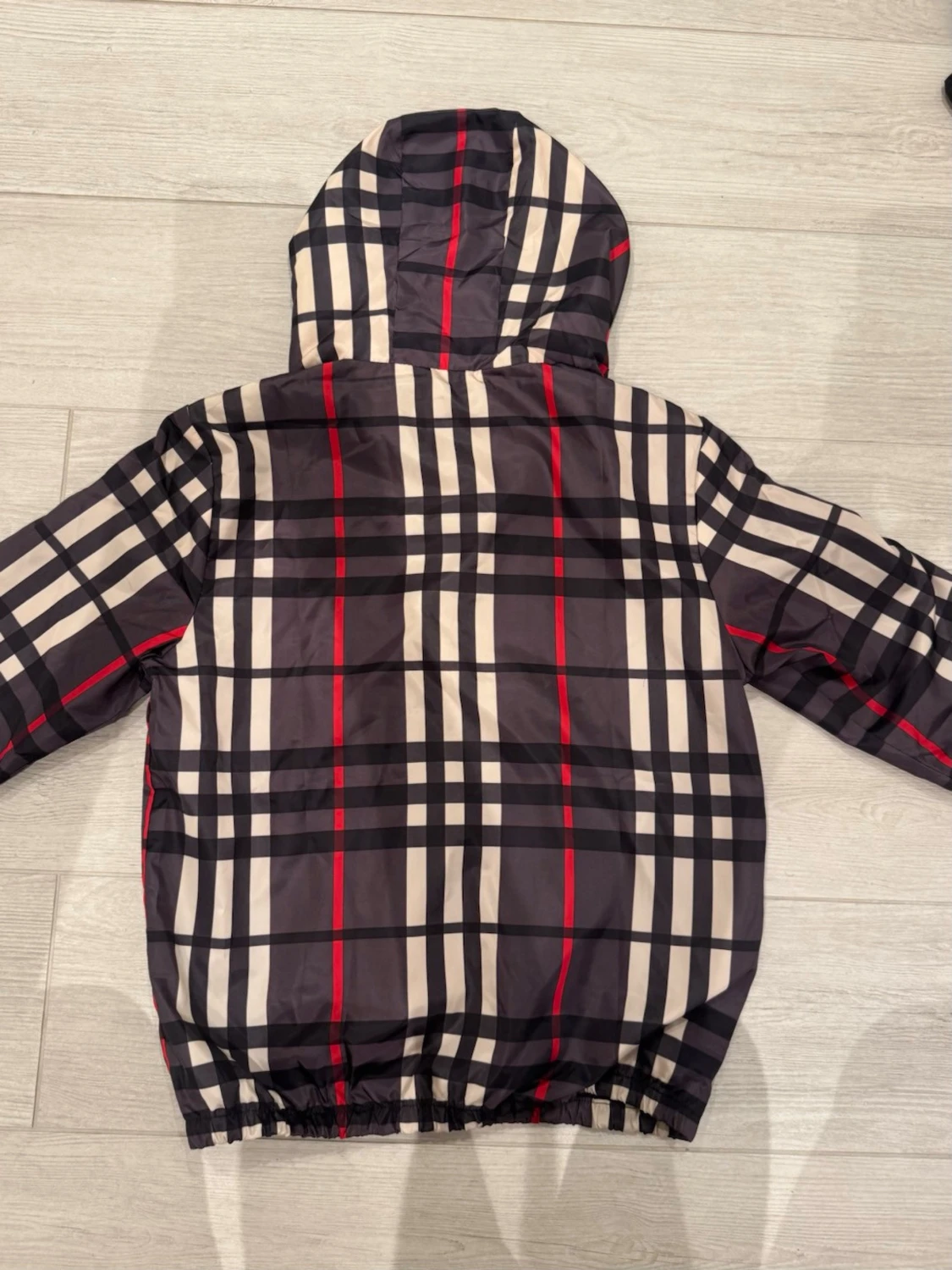 Rutig vindjacka med huva från burberry - 2