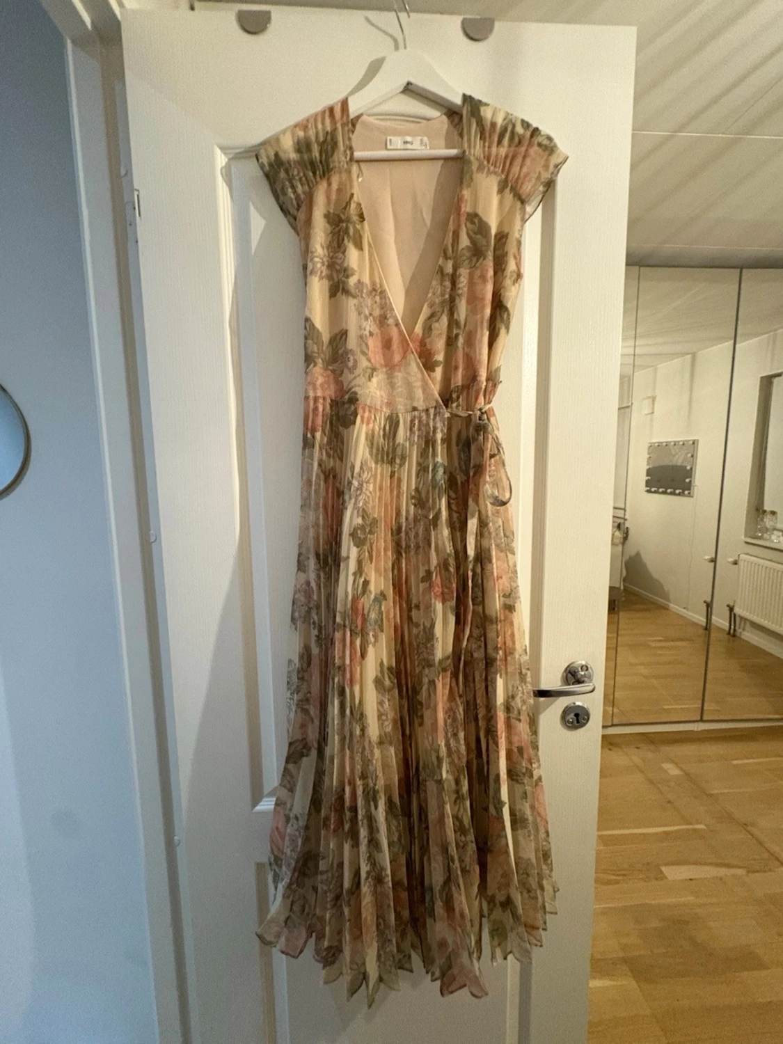 Blommig långklänning från MNG