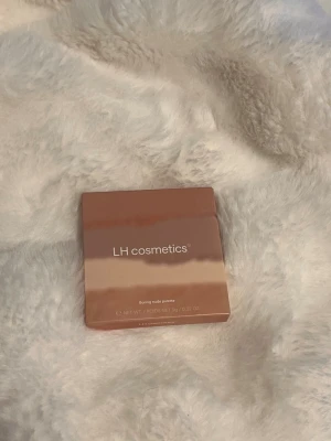 Lh cosmetics ögonskuggspalett  - Helt ny i förpackningen