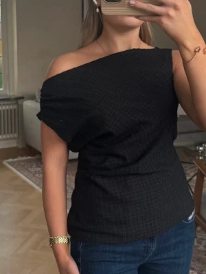 Svart nakd topp  - Perfekt till fest som vardags, använd 1 gång!!