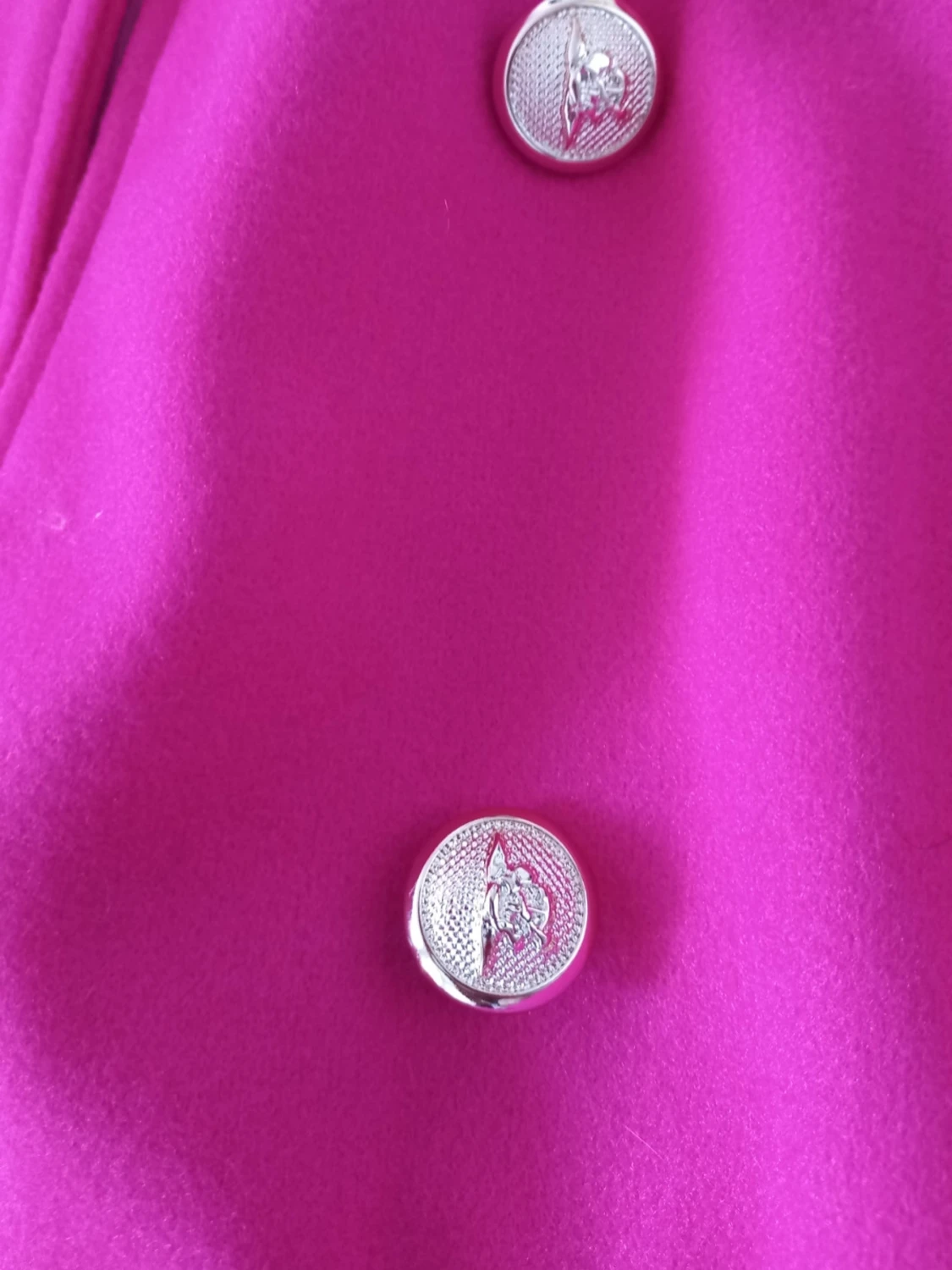 Helt ny rosa kappa för damer med snygga knappar storlek L - 1