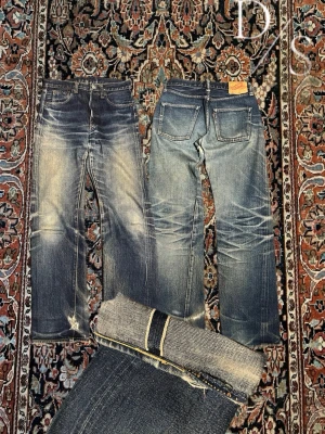 Denime japanska Selvedge jeans - Helt sjukt snygga Selvedge jeans från det japanska märket denime. De är lagade vid skrevet och vid smalbenet men de är ingen som syns ä! De har riktigt snygg fading och rak passform! Midja:38cm längd:100cm Benöppning:20cm