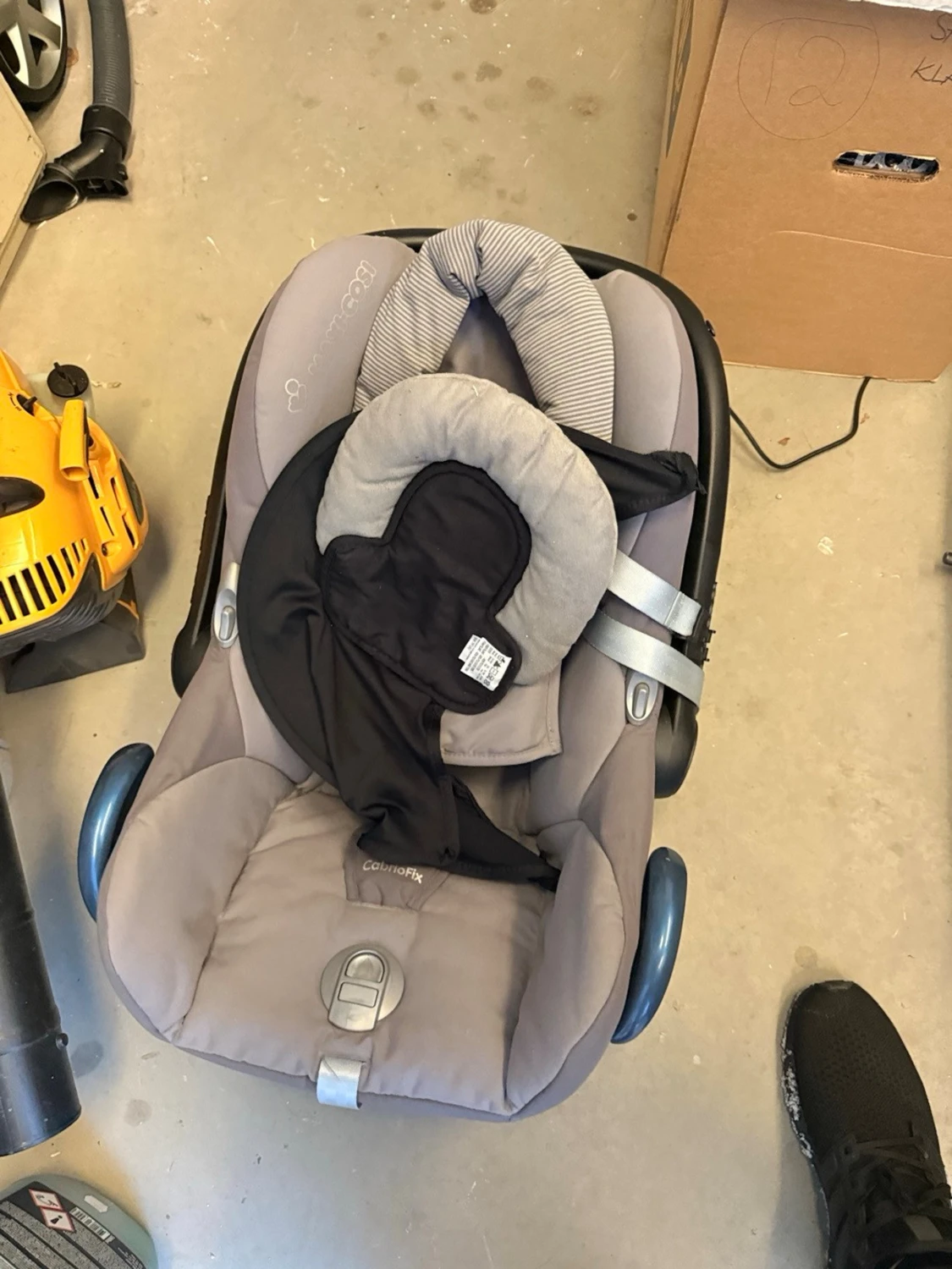 Babyskydd av märket Maxi:cosi - 2