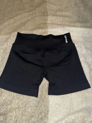 dfyne impact shorts svart - svarta dfyne tränings shorts i modellen impact🫶🏽🤭 