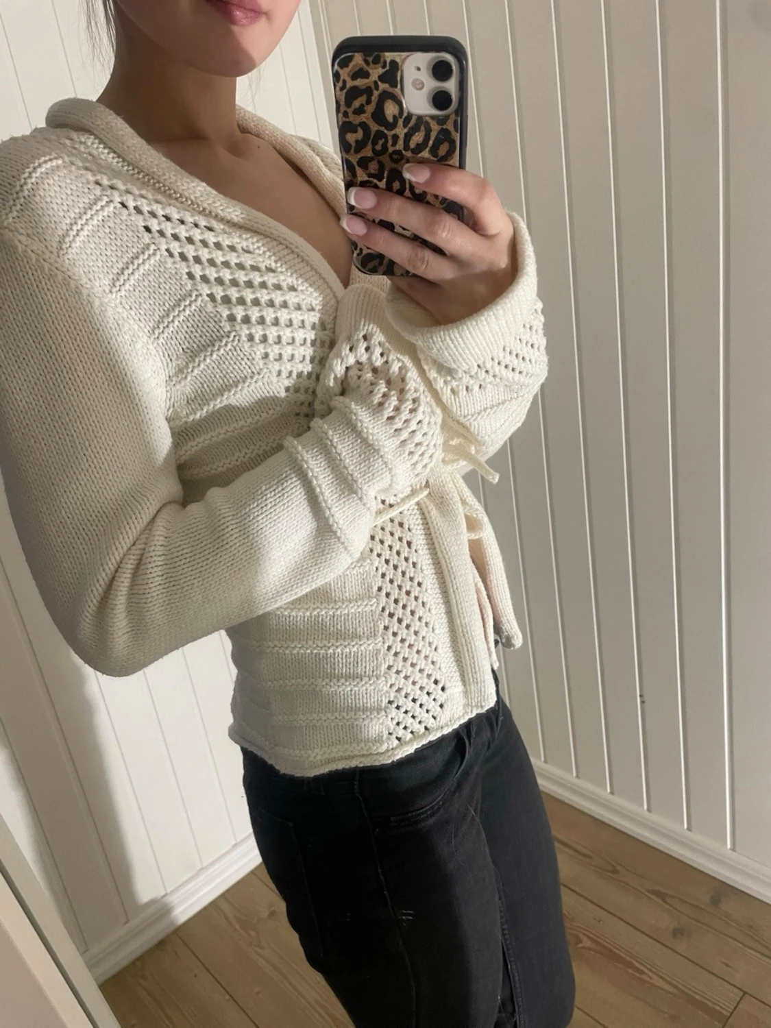 Vit stickad kofta från Clara - 1