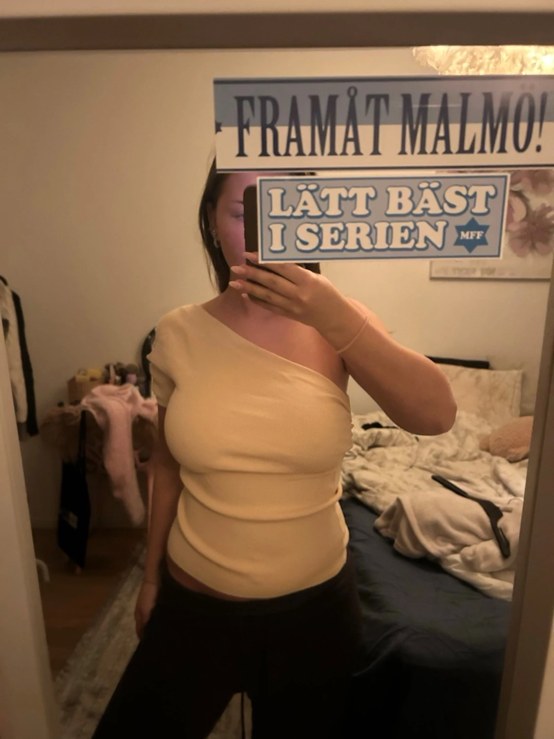 Beige oneshoulder topp från Zara