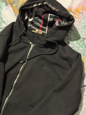 Burberry kofta  - Storlek L men passar M