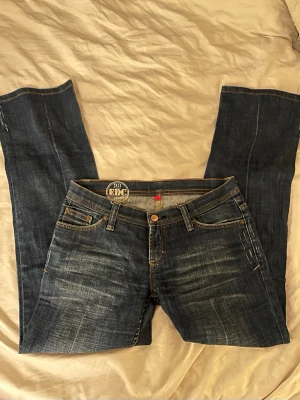 Espirit - Säljer jeans som inte kommer till användning 💗Mått på sista bilderna
