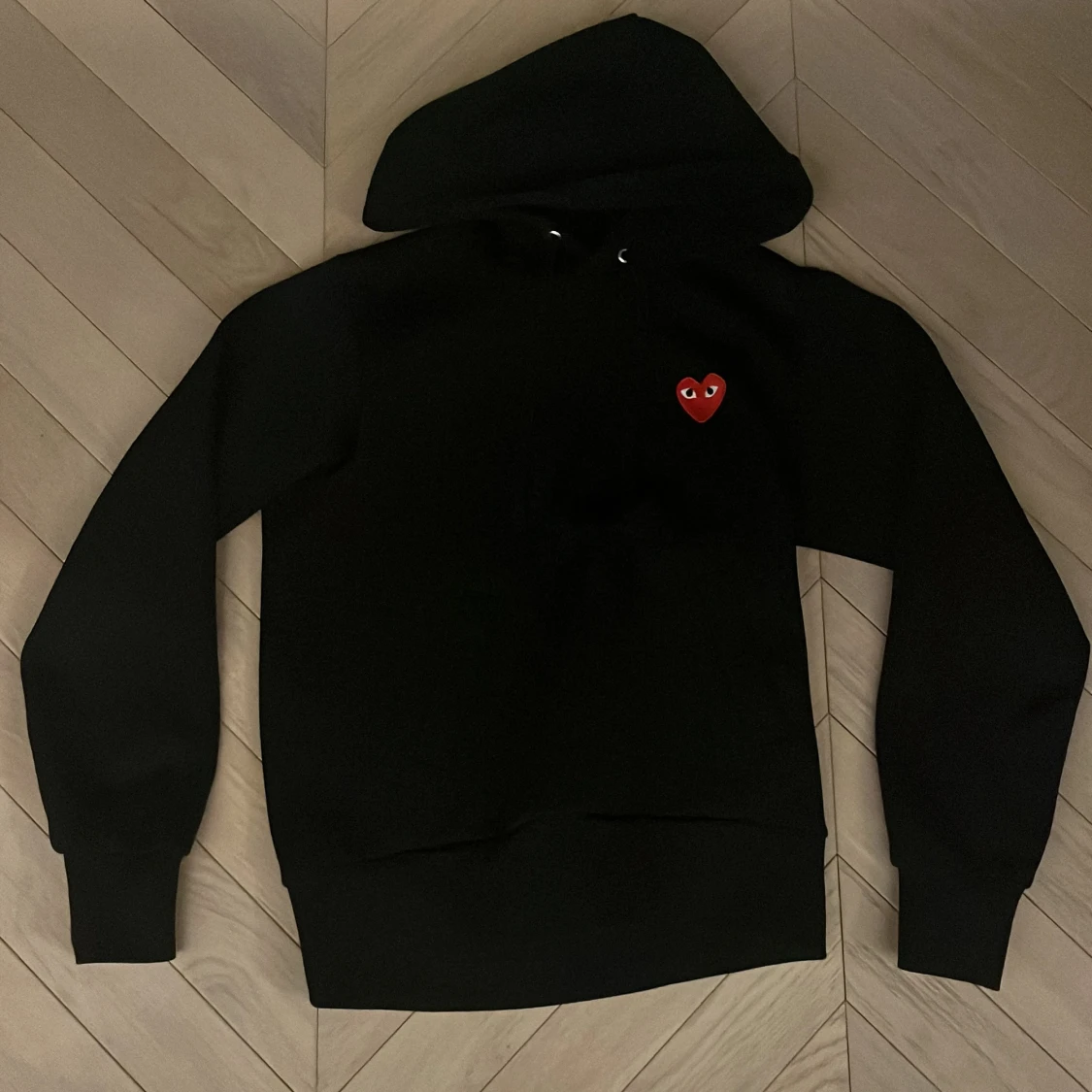 Svart Comme des Garçons Play hoodie