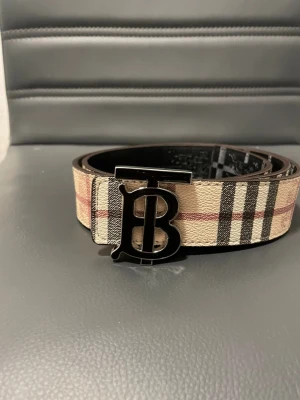 Burberrybälte - 115 cm