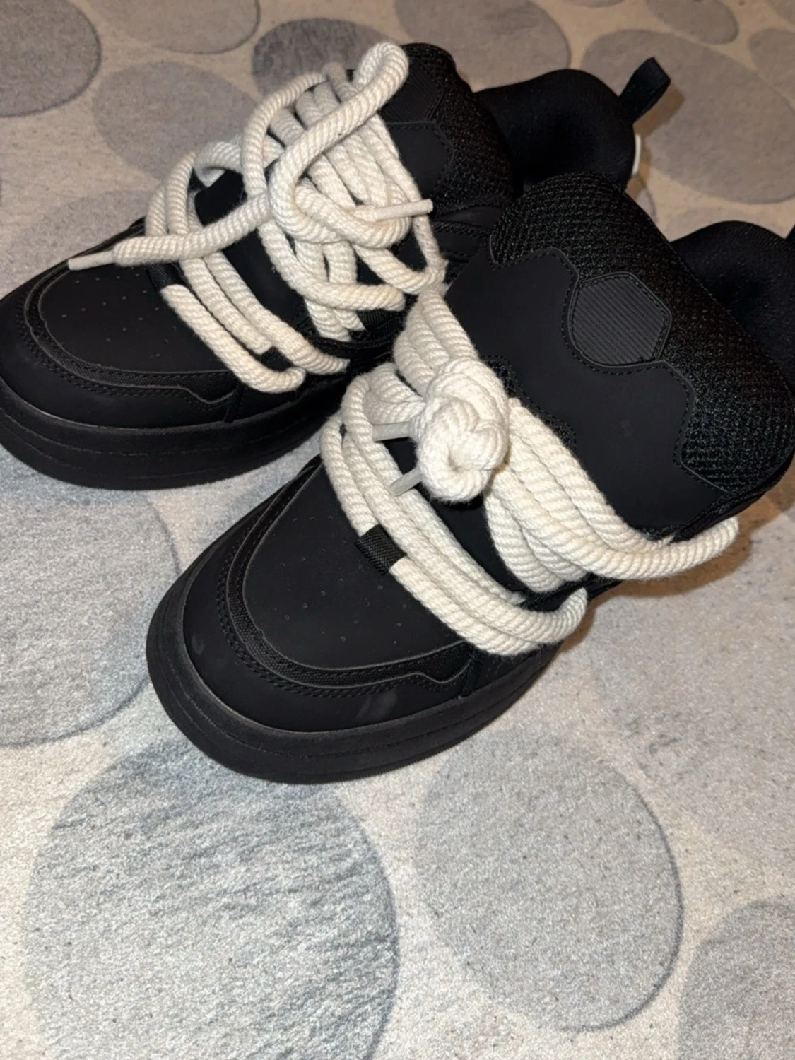 Svarta chunky sneakers från Zara - 3