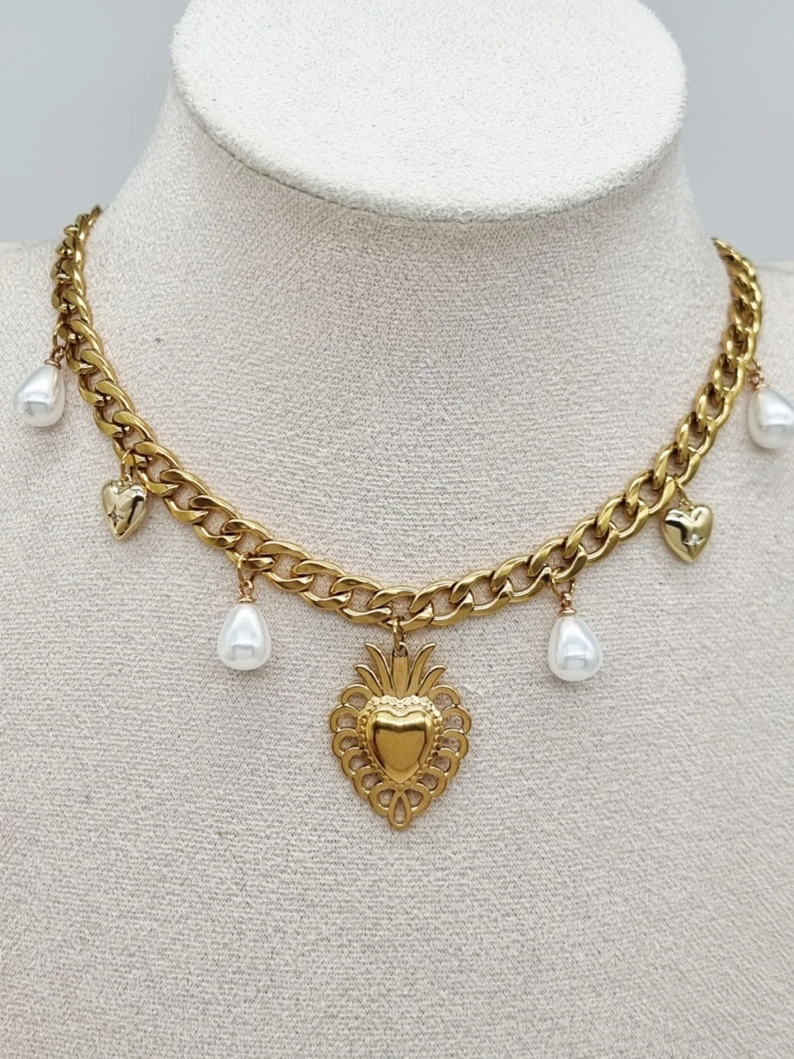 Stilfullt halsband med hjärta  - 1