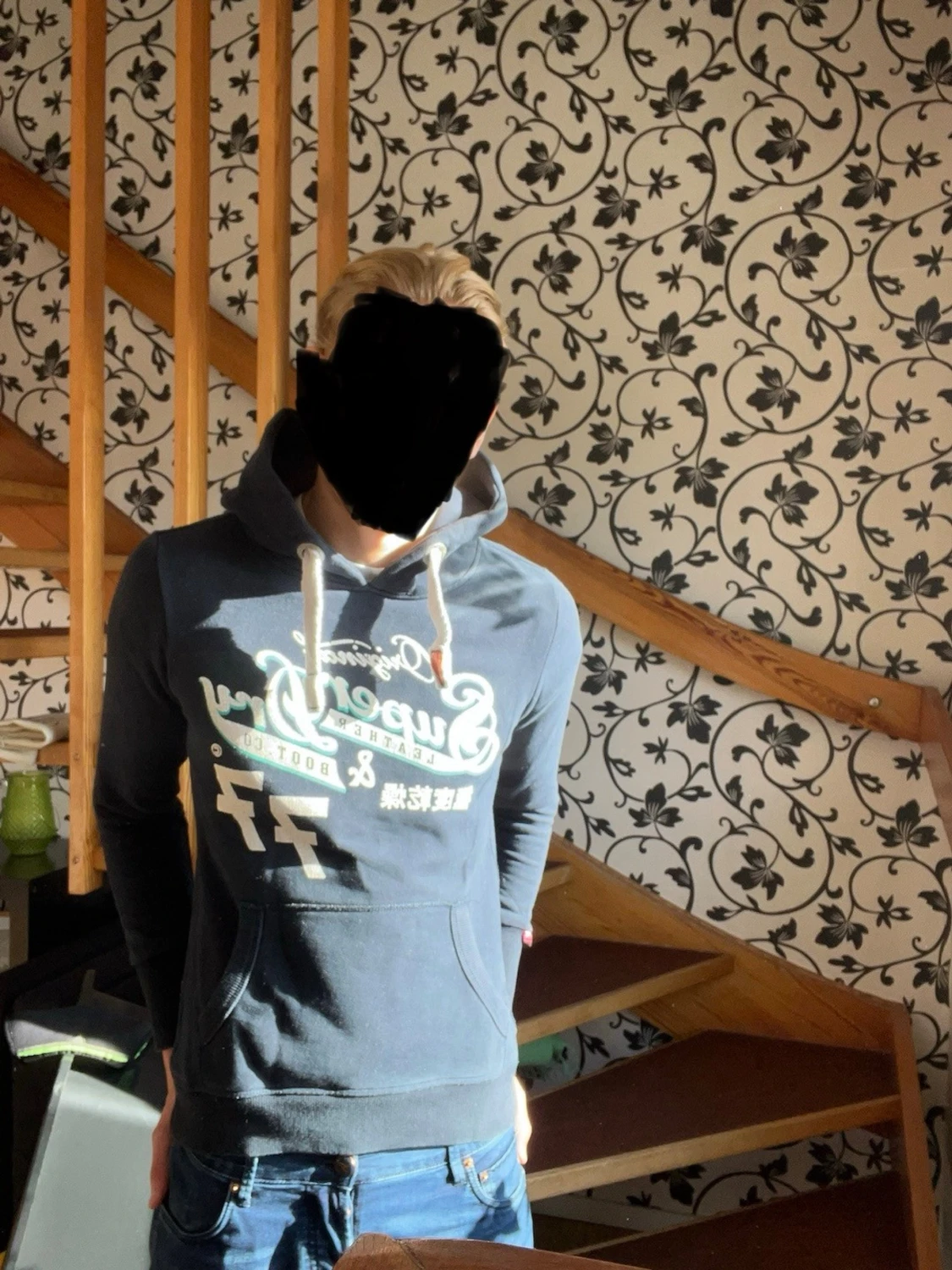 Mörkblå Superdry hoodie med tryck
