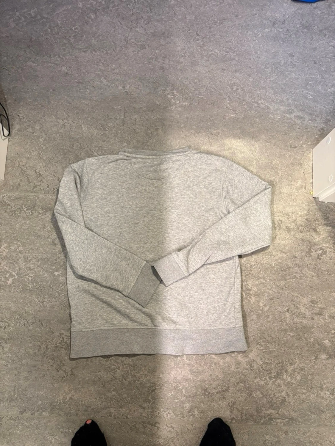 Grå sweatshirt från GANT - 3