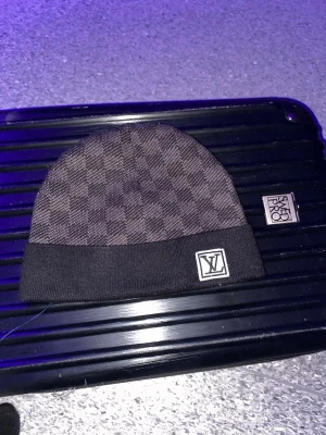 Louis Vuttion mössa - Nice använder ej längre