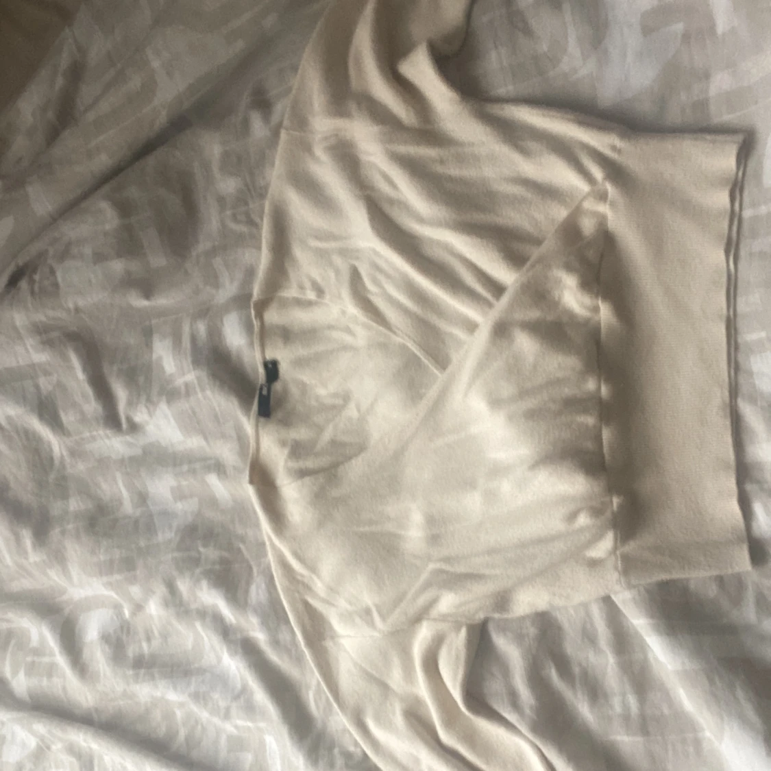 Beige stickad tröja från Bik Bok