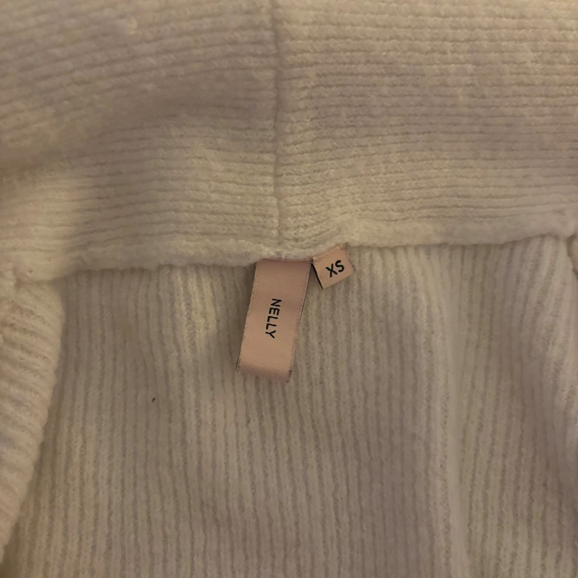 Vit stickad kofta från Nelly med knyt - 1