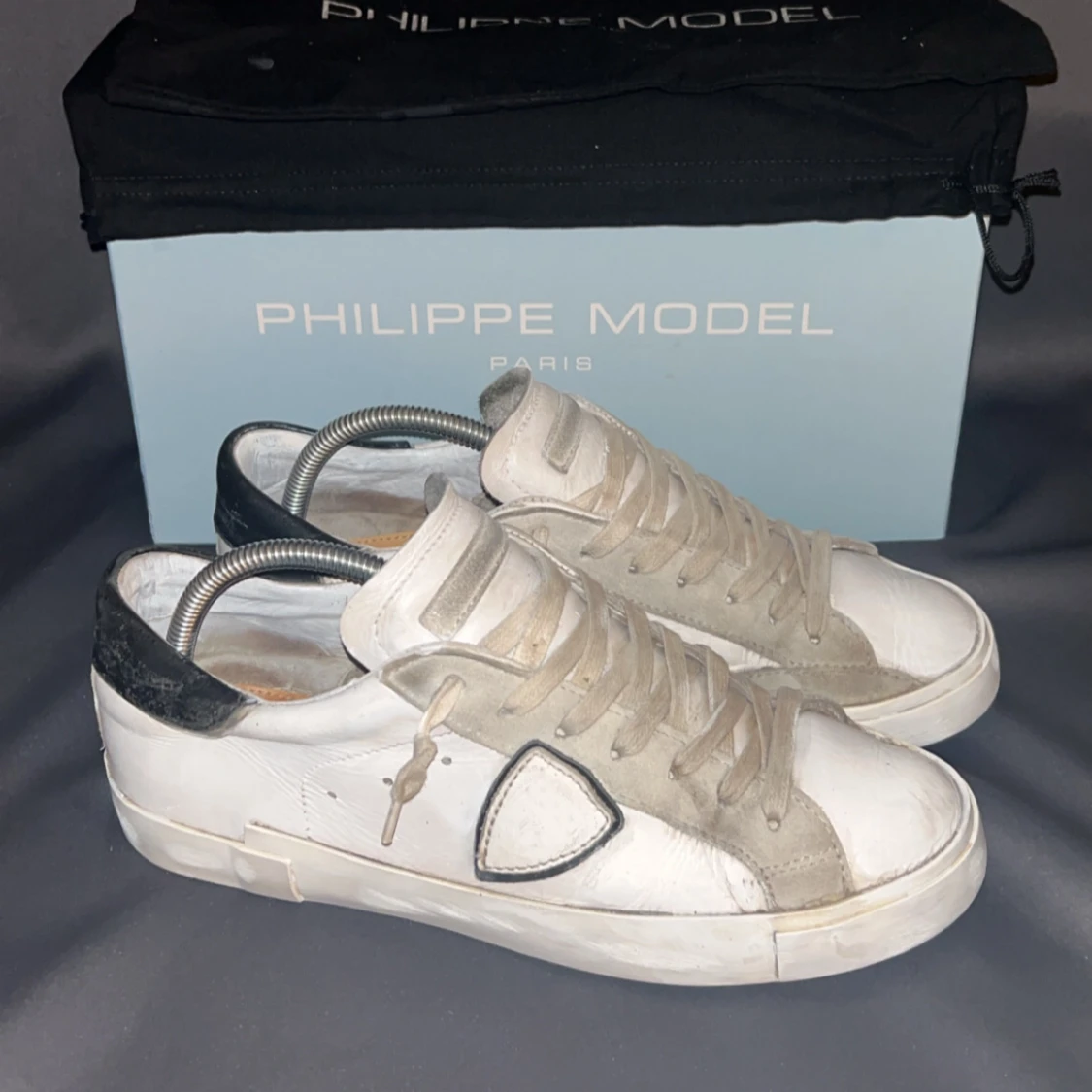 Philippe Model vita sneakers i skinn
