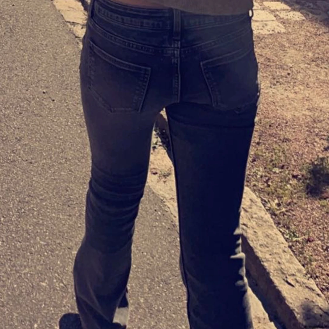 svarta lågmidjade bootcut jeans - 1