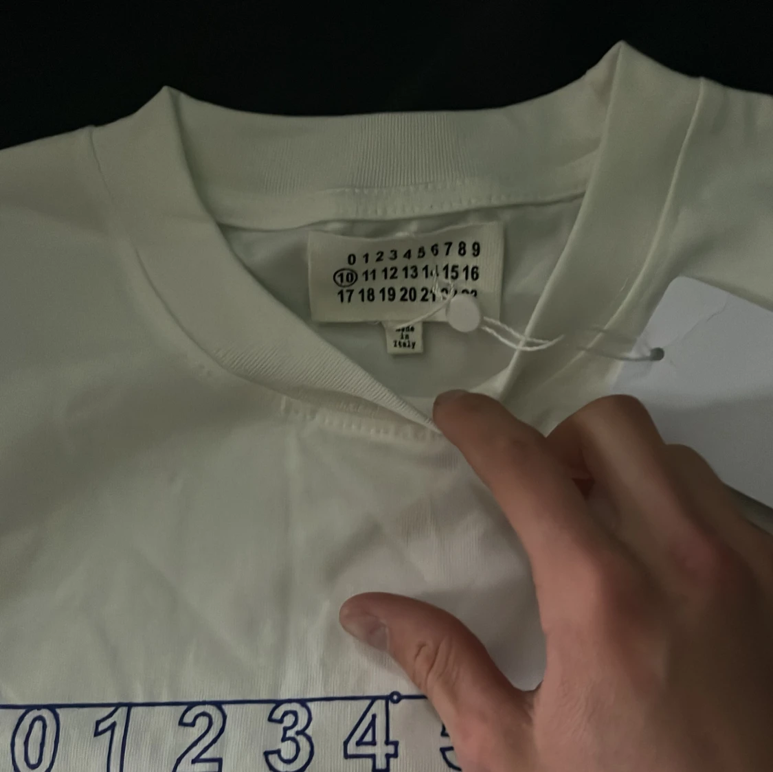 Maison Margiela vit t-shirt med print - 1