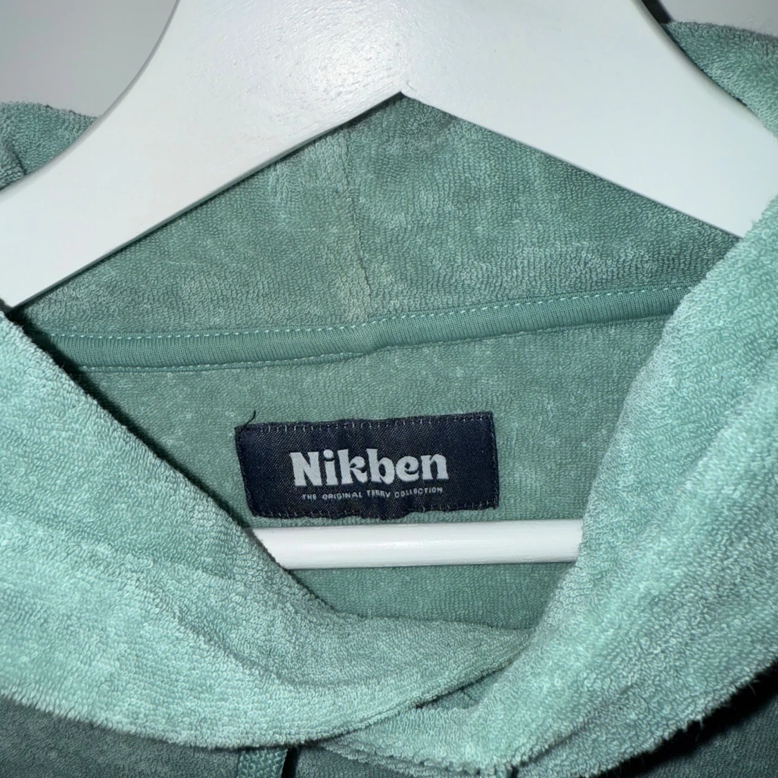 Grön frottéhoodie från Nikben - 1