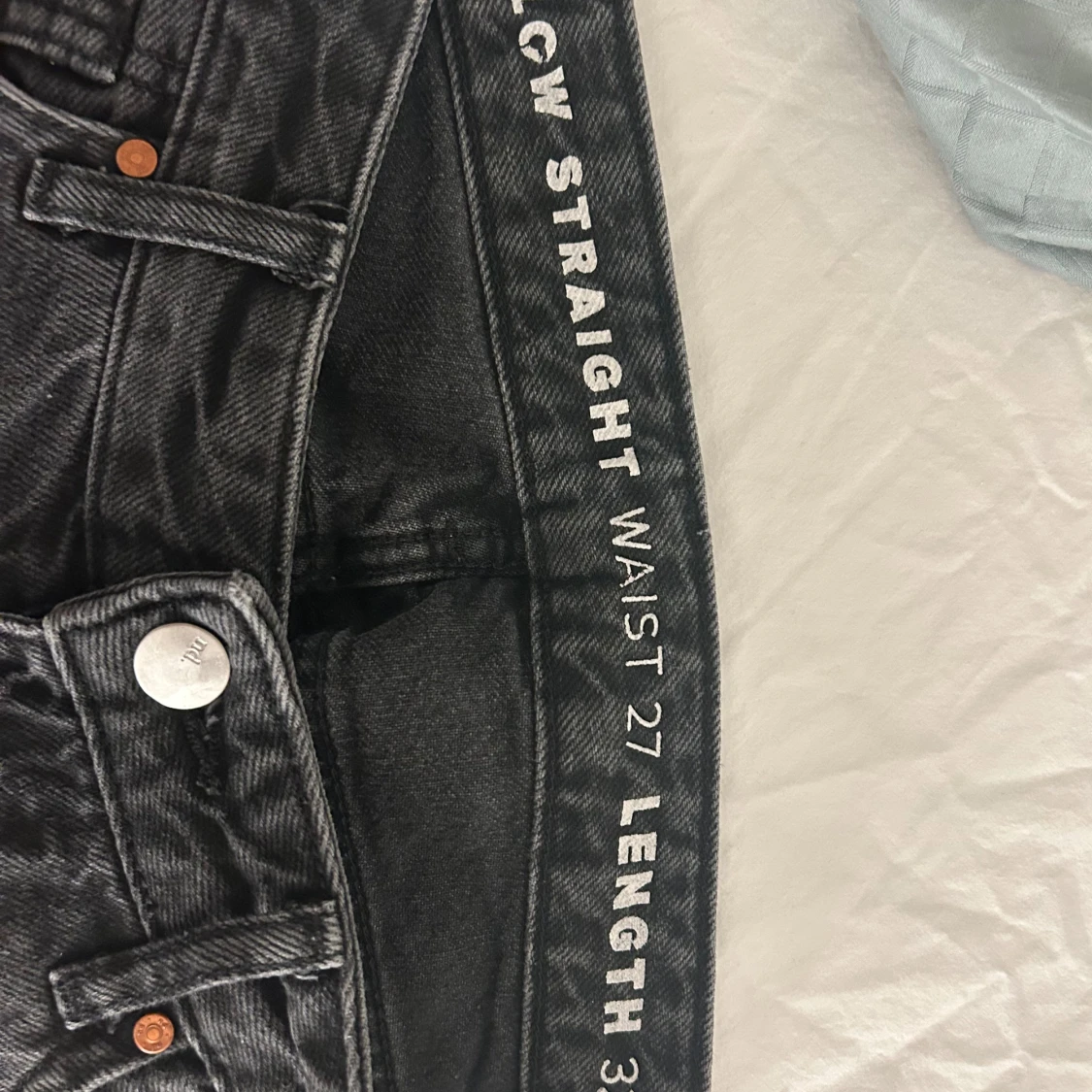 Svarta straight jeans från carlings - 2