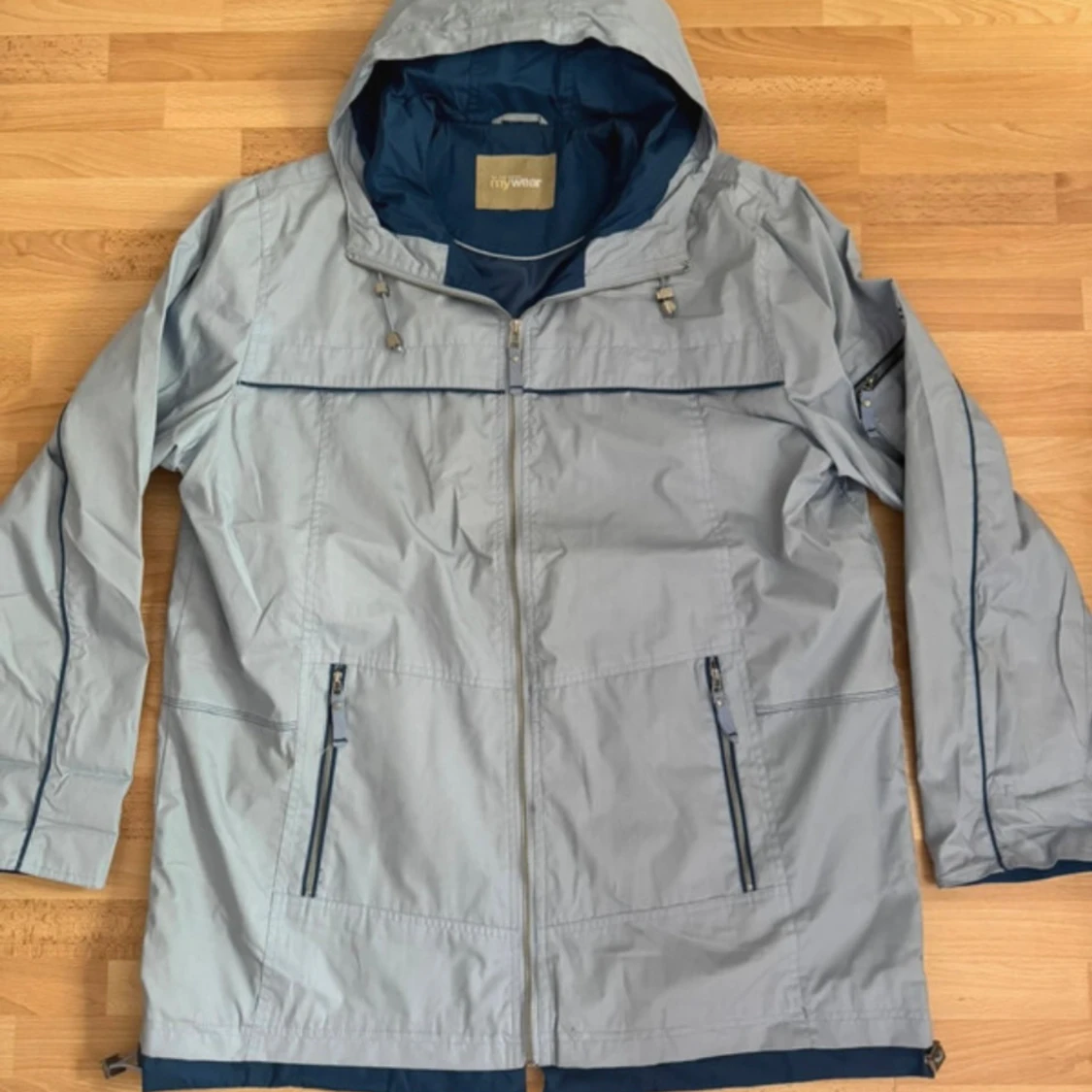 Ljusblå vindjacka från MyWear - 1