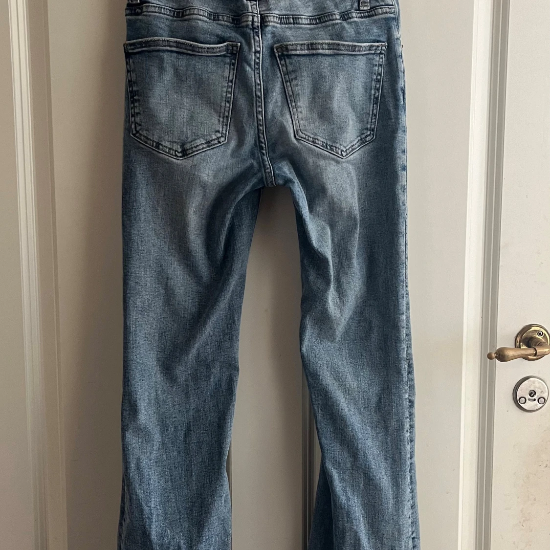 Bootcut jeans från Gina Tricot, ljusblå - 1