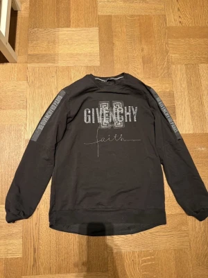 Fet hoddie  - Säljer den här feta hoddien