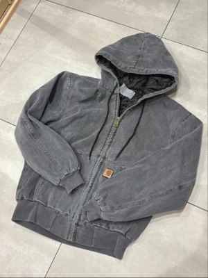 Carhartt active OG jacka Small - Carhartt active OG jacka Small passar även medium. 9/10 kondition. 