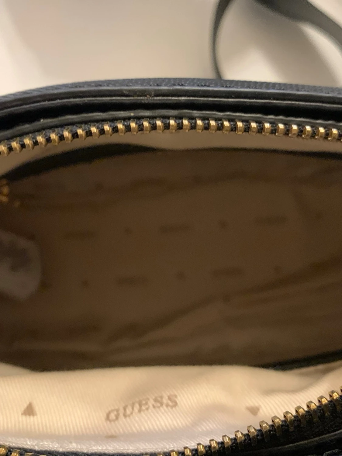 Lossie Dome Guess handväska - 5