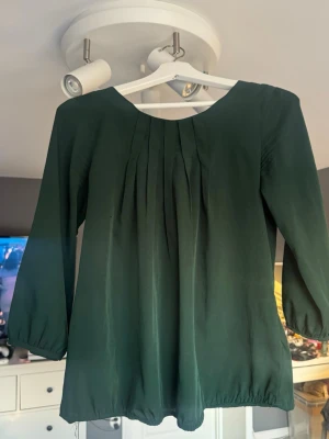 Grön blus  - Fin grön blus från hm