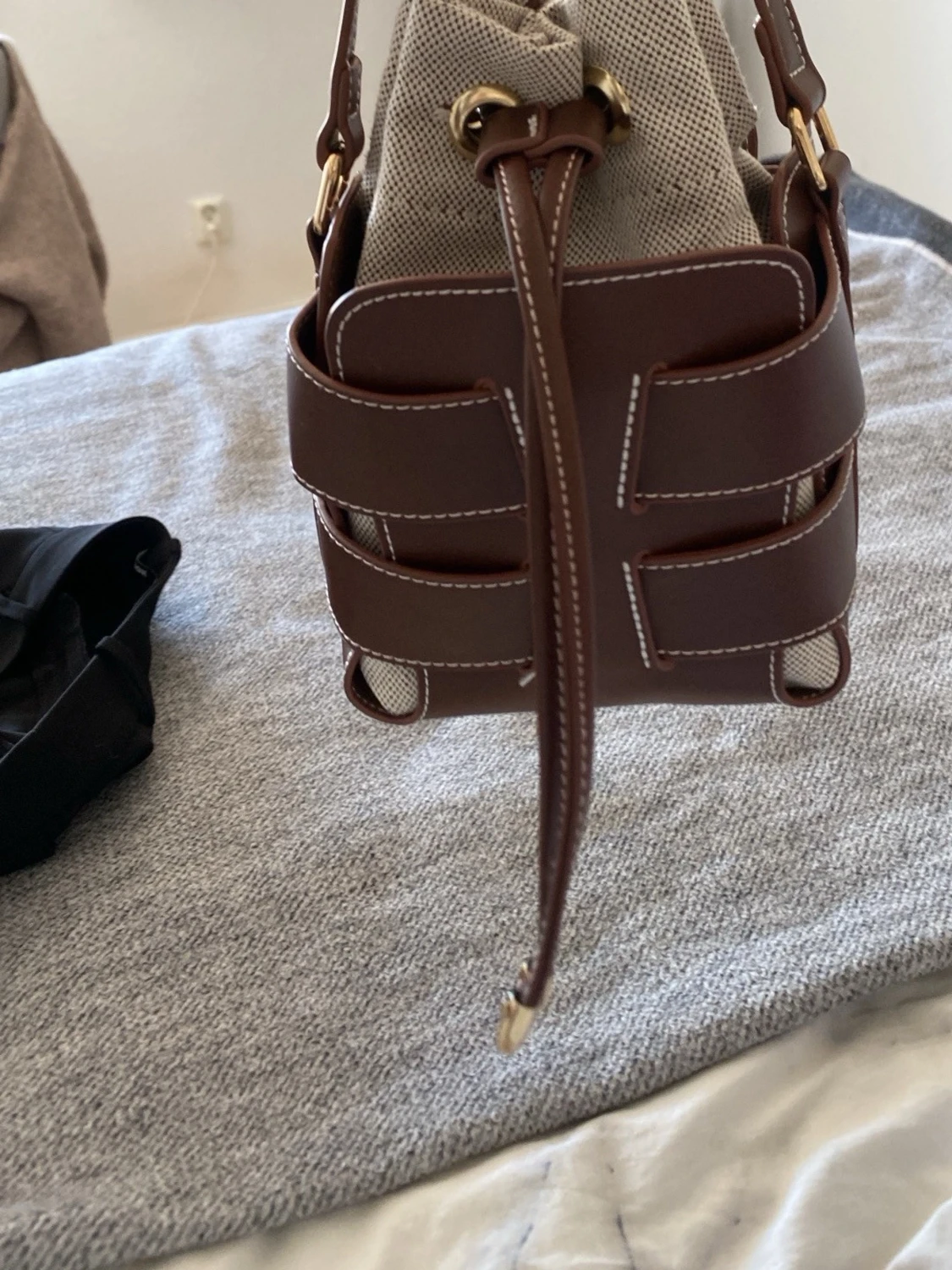 Brun handväska från H&M - 2