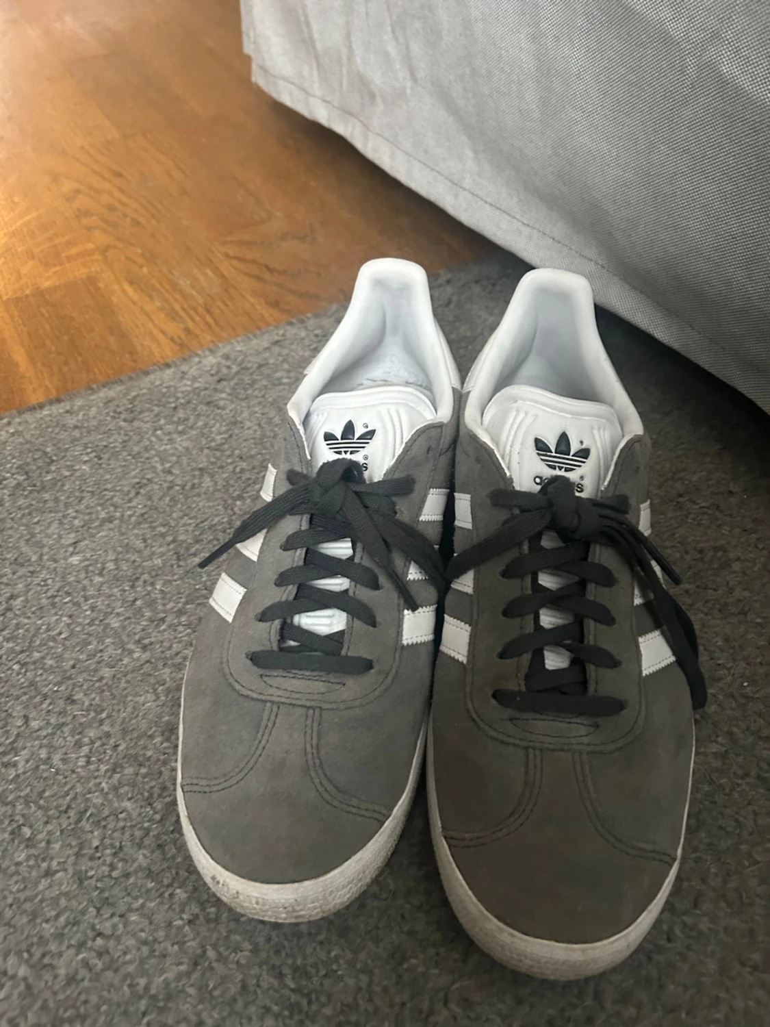 Adidas Gazelle grå/vita sneakers - 1