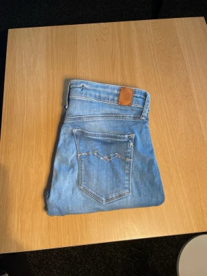 Replay  - Storlek W29 L30 Modell New Luz HYPERFLEX